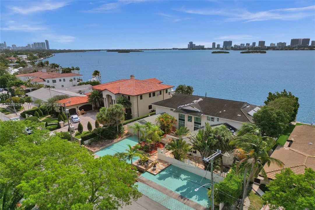 For Sale: $7,775,000 (7 beds, 6 baths, 6199 Square Feet)