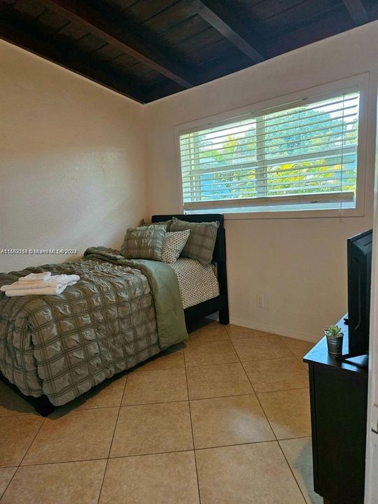 For Rent: $5,000 (3 beds, 2 baths, 1450 Square Feet)