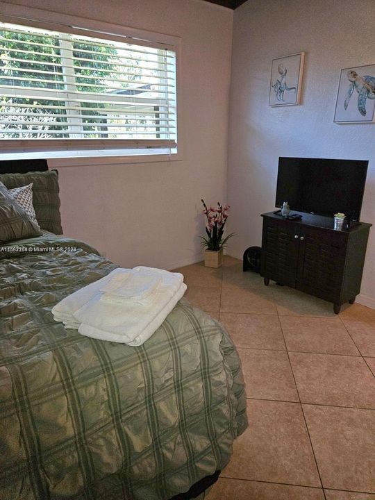 For Rent: $5,000 (3 beds, 2 baths, 1450 Square Feet)