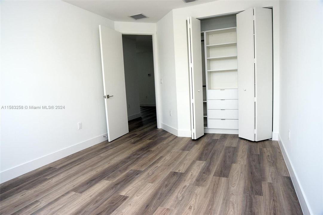 For Rent: $4,000 (3 beds, 2 baths, 1874 Square Feet)