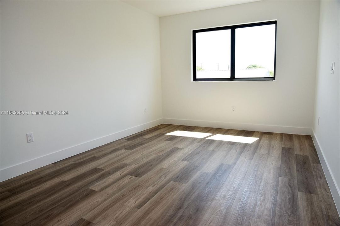 For Rent: $4,000 (3 beds, 2 baths, 1874 Square Feet)