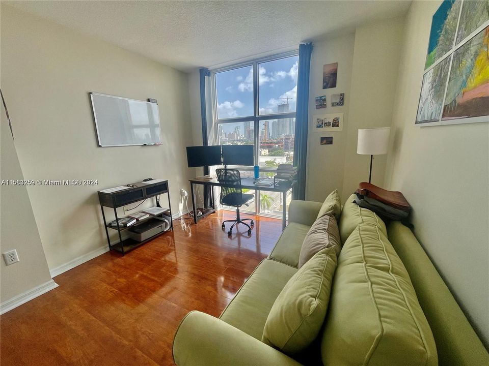 Active With Contract: $2,700 (2 beds, 2 baths, 893 Square Feet)