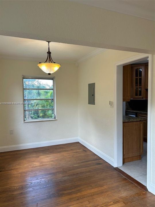 Недавно арендовано: $3,350 (2 спален, 1 ванн, 918 Квадратных фут)