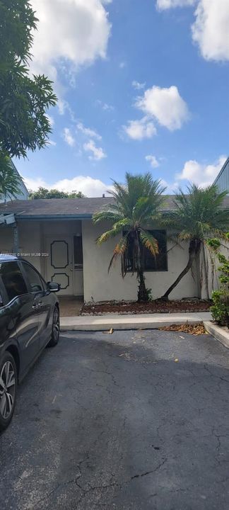 Active With Contract: $240,000 (2 beds, 1 baths, 1060 Square Feet)