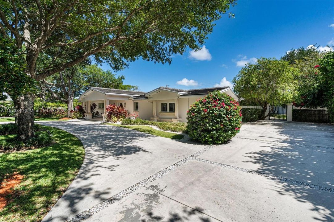 Graceful and convenient circular driveway