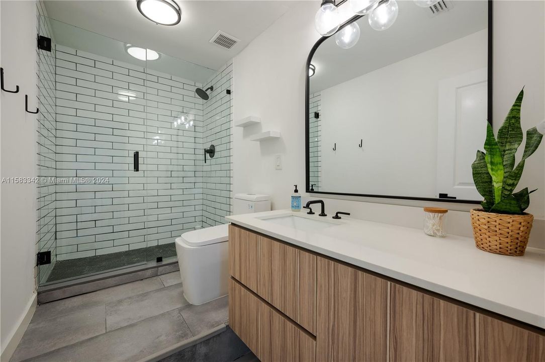 待售: $900,000 (3 贝兹, 2 浴室, 1923 平方英尺)
