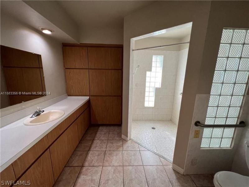 For Rent: $1,800 (2 beds, 1 baths, 0 Square Feet)