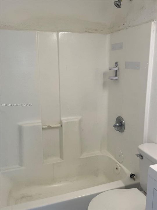 Recently Rented: $2,100 (2 beds, 1 baths, 2621 Square Feet)
