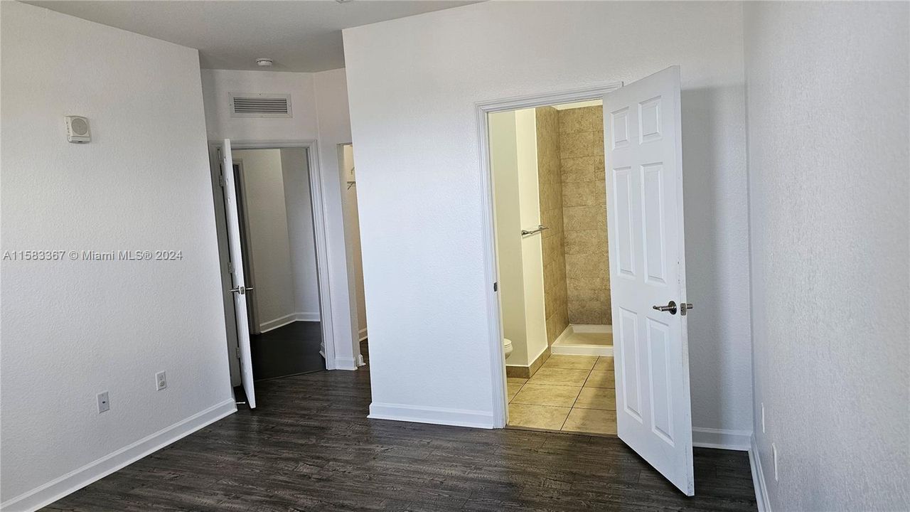 For Rent: $2,900 (3 beds, 2 baths, 1349 Square Feet)