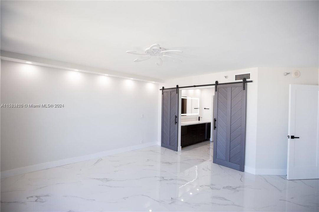 For Sale: $775,000 (2 beds, 2 baths, 1380 Square Feet)