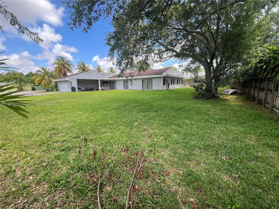 Active With Contract: $1,050,000 (4 beds, 2 baths, 2603 Square Feet)