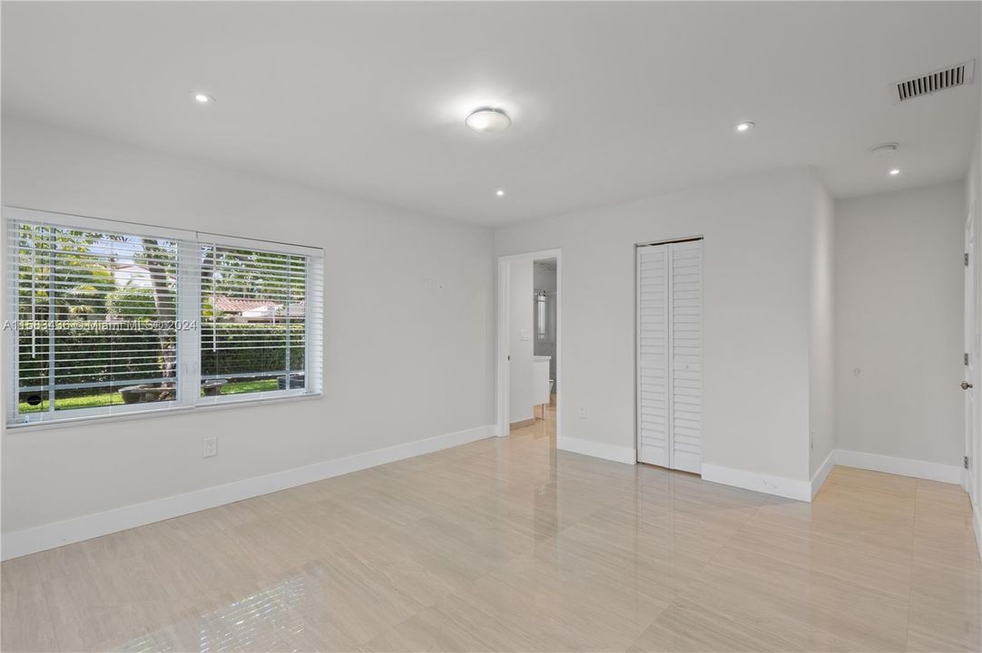 Recently Sold: $1,100,000 (3 beds, 2 baths, 1681 Square Feet)