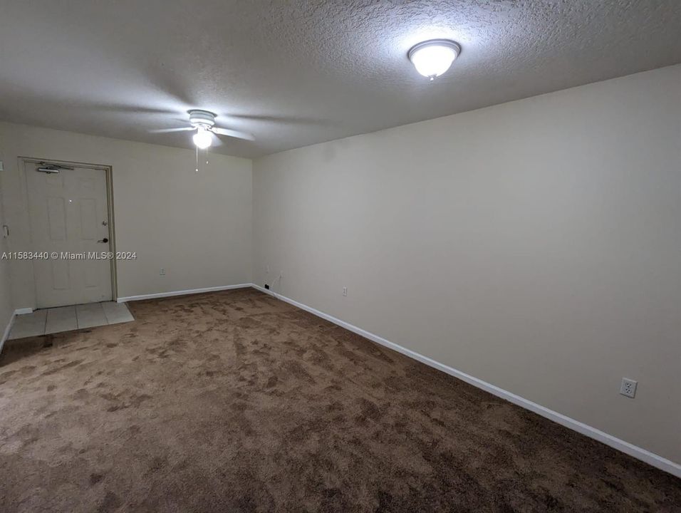 For Rent: $1,800 (2 beds, 2 baths, 883 Square Feet)
