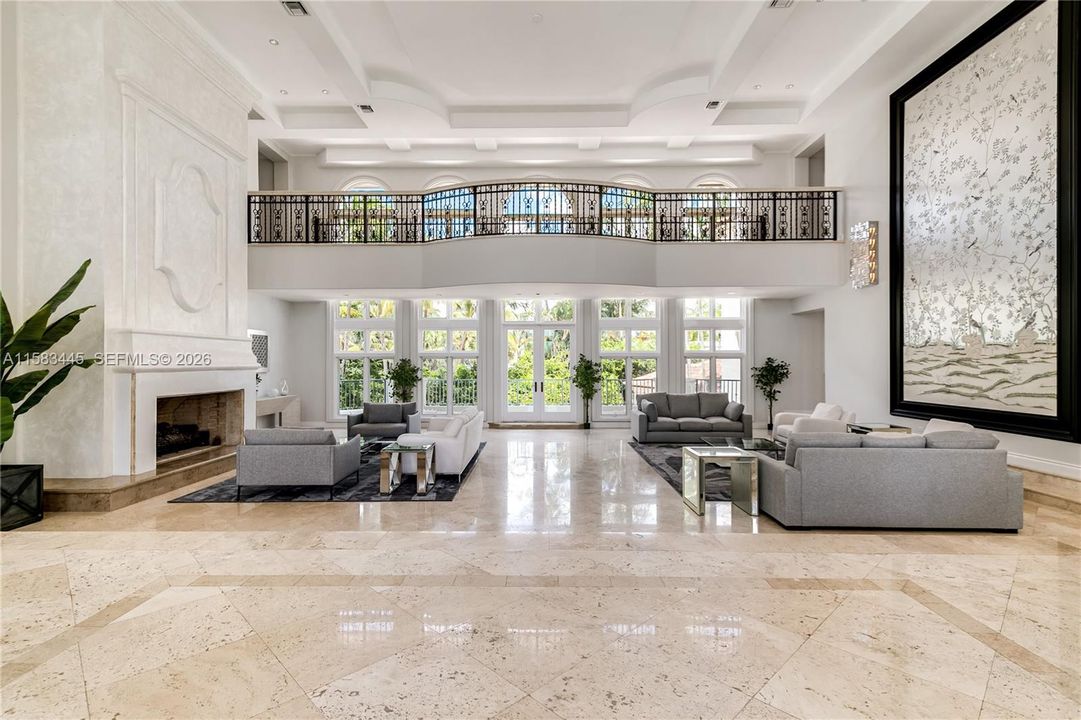 En Renta: $65,000 (9 camas, 9 baños, 21756 Pies cuadrados)