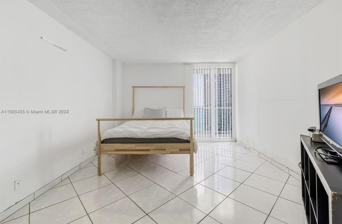 For Sale: $500,000 (2 beds, 2 baths, 1331 Square Feet)