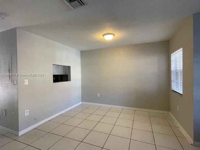 For Sale: $449,900 (3 beds, 2 baths, 1320 Square Feet)