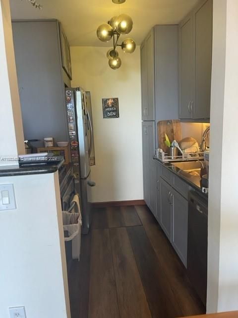 For Sale: $279,900 (1 beds, 1 baths, 723 Square Feet)
