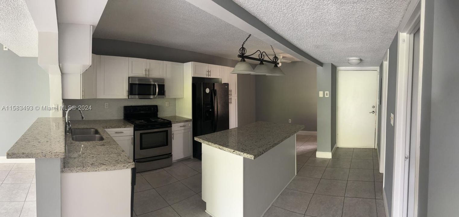 For Rent: $2,200 (2 beds, 2 baths, 1350 Square Feet)
