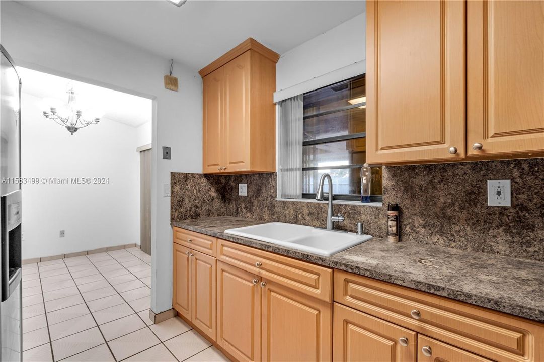 For Sale: $459,500 (3 beds, 2 baths, 1061 Square Feet)