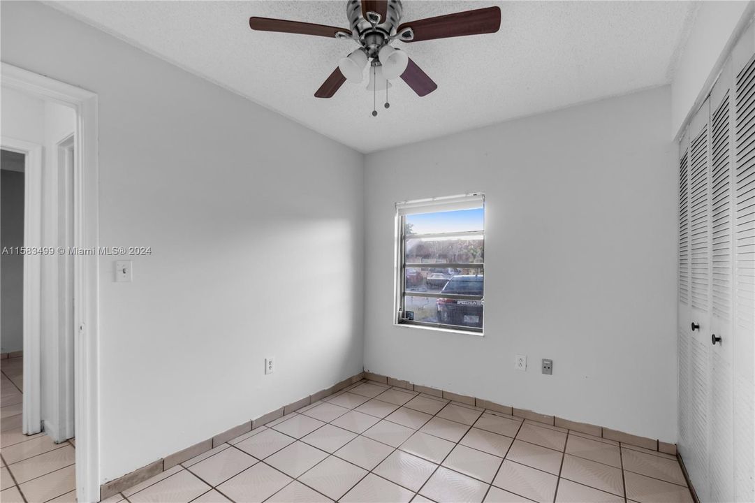 For Sale: $459,500 (3 beds, 2 baths, 1061 Square Feet)