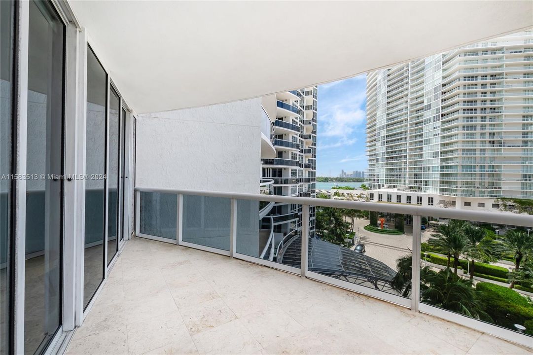 Recently Sold: $1,299,000 (2 beds, 2 baths, 1437 Square Feet)