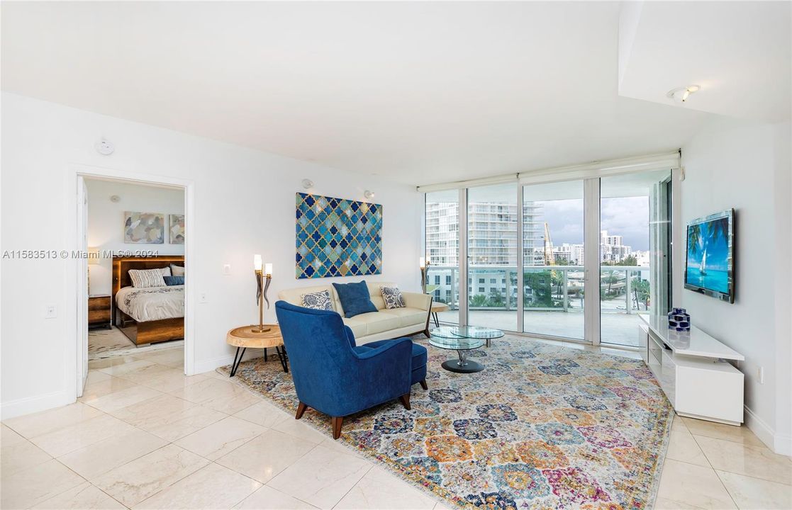 Recently Sold: $1,299,000 (2 beds, 2 baths, 1437 Square Feet)