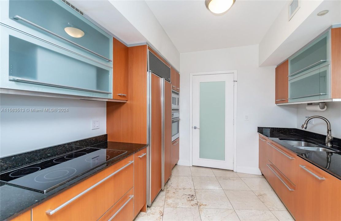 Recently Sold: $1,299,000 (2 beds, 2 baths, 1437 Square Feet)