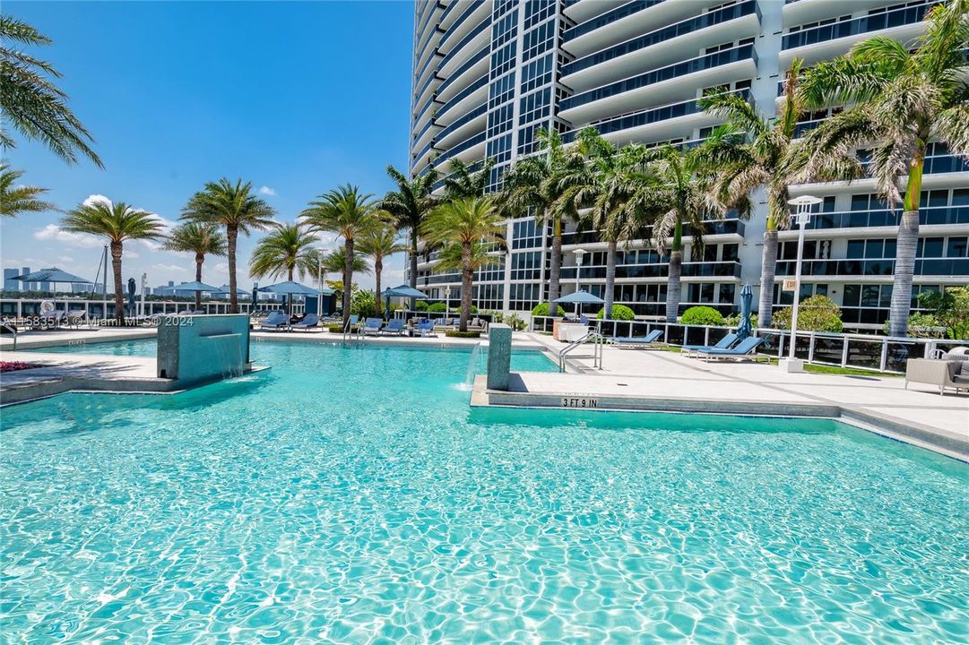 Recently Sold: $1,299,000 (2 beds, 2 baths, 1437 Square Feet)