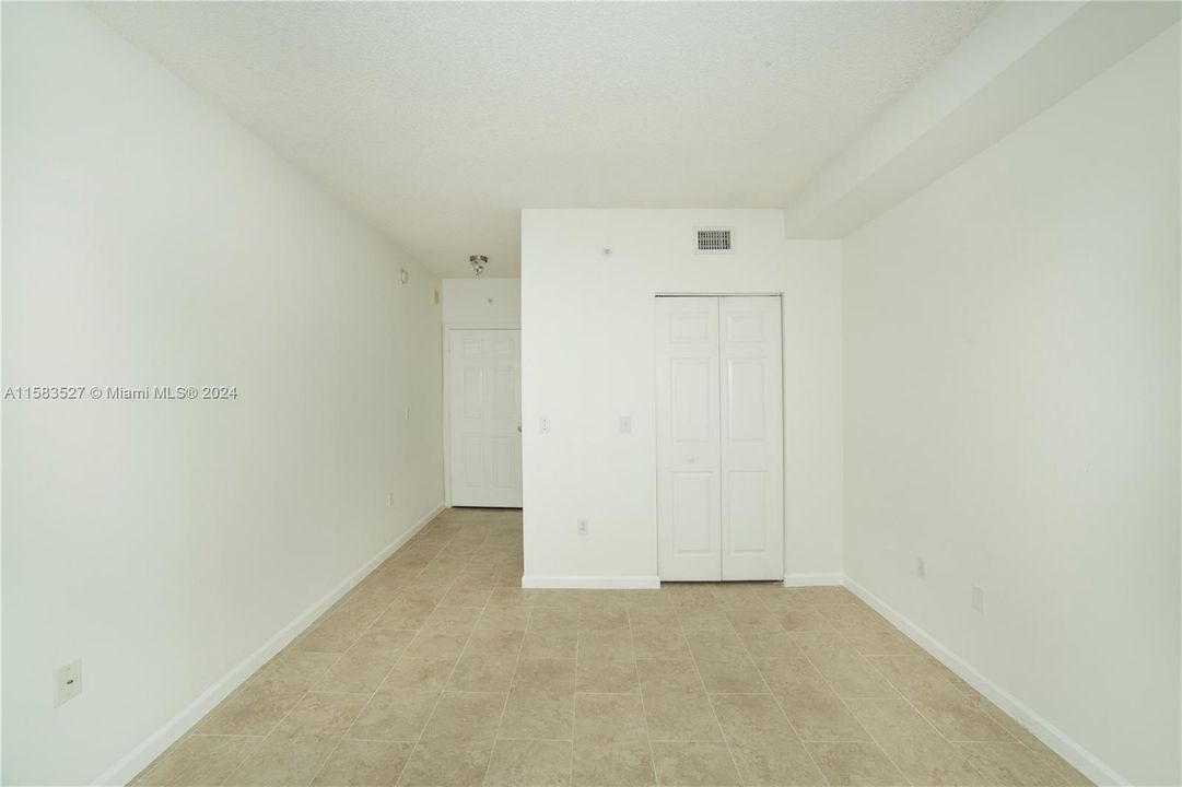 For Rent: $2,950 (2 beds, 2 baths, 1116 Square Feet)