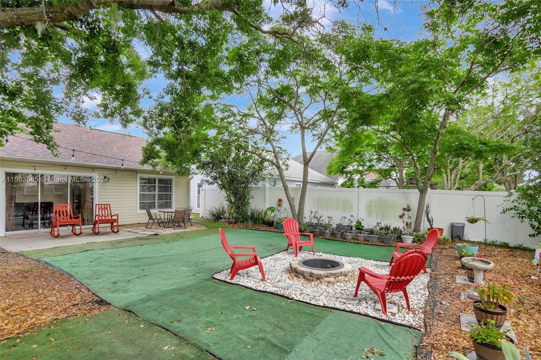 For Sale: $379,800 (3 beds, 2 baths, 1268 Square Feet)