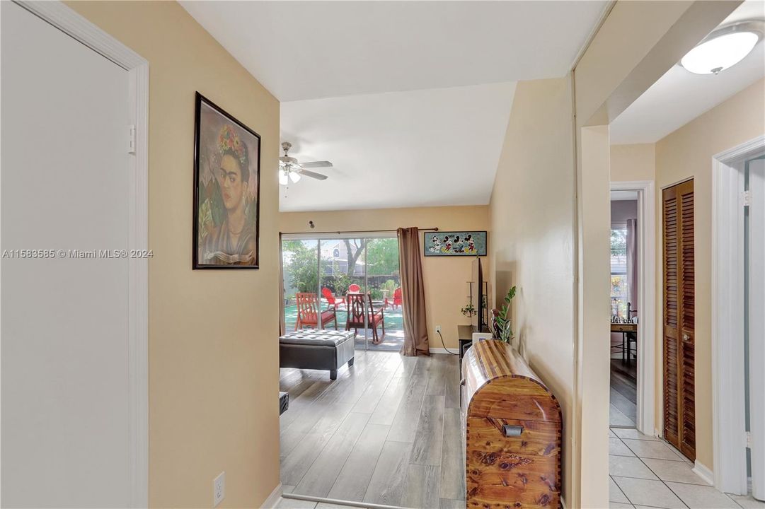 For Sale: $379,800 (3 beds, 2 baths, 1268 Square Feet)