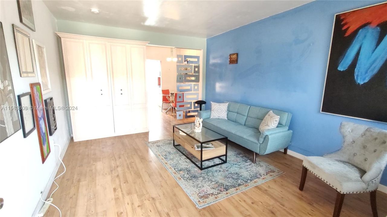 For Sale: $185,000 (0 beds, 1 baths, 380 Square Feet)