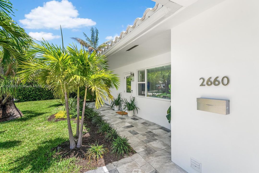 For Sale: $689,000 (3 beds, 2 baths, 1125 Square Feet)