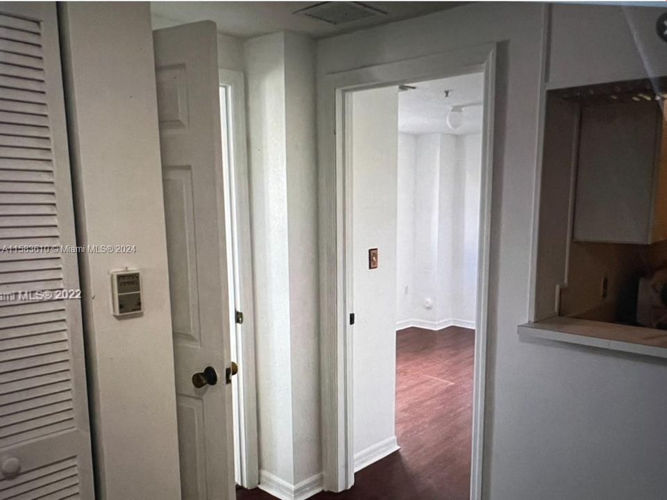 Active With Contract: $2,000 (2 beds, 1 baths, 679 Square Feet)