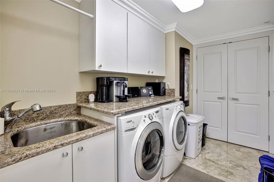 Active With Contract: $7,500 (2 beds, 2 baths, 1463 Square Feet)