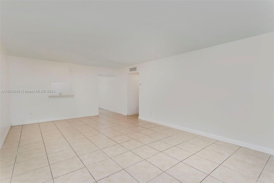 For Sale: $190,000 (2 beds, 2 baths, 1046 Square Feet)