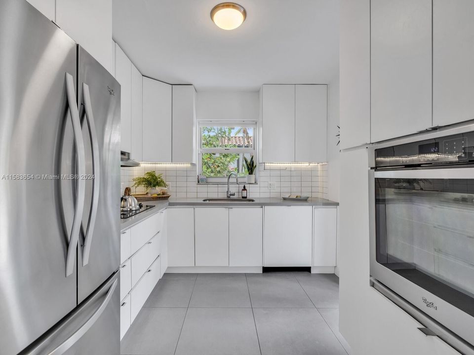 Active With Contract: $1,275,000 (3 beds, 2 baths, 1515 Square Feet)
