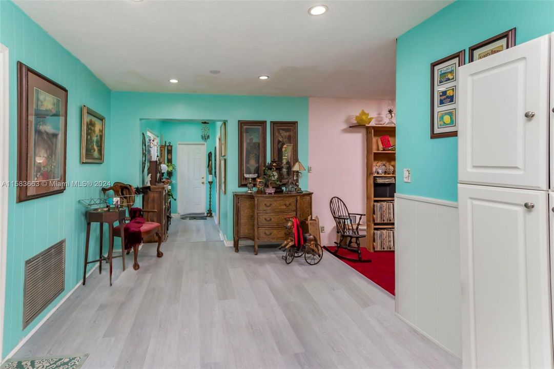 For Sale: $475,000 (4 beds, 2 baths, 1849 Square Feet)