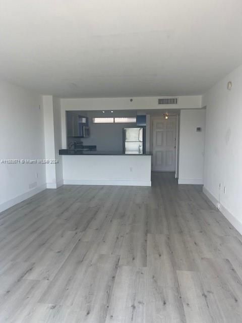 For Rent: $2,050 (0 beds, 1 baths, 571 Square Feet)
