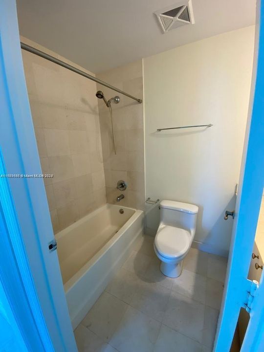 出租: $4,500 (2 贝兹, 2 浴室, 1222 平方英尺)