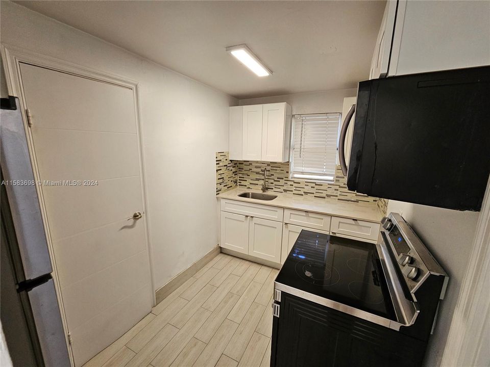 For Rent: $1,600 (1 beds, 1 baths, 600 Square Feet)