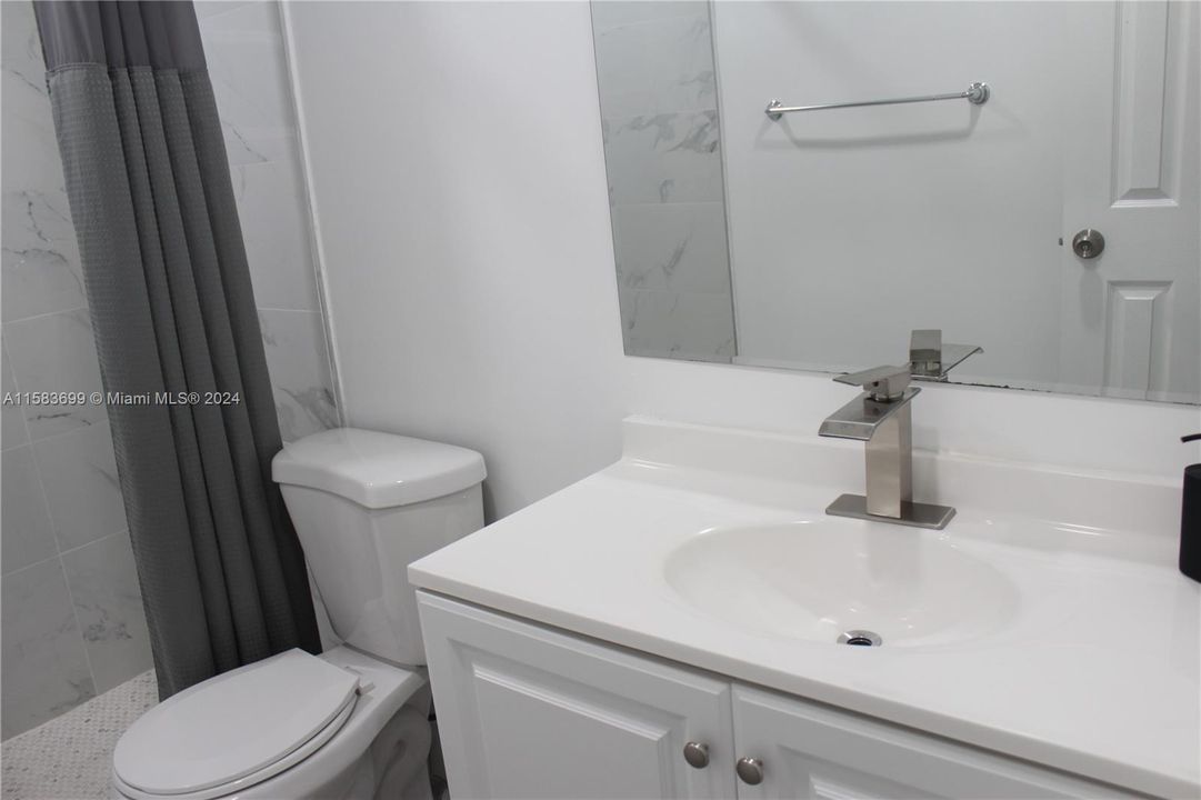 Recently Sold: $450,000 (2 beds, 2 baths, 1163 Square Feet)