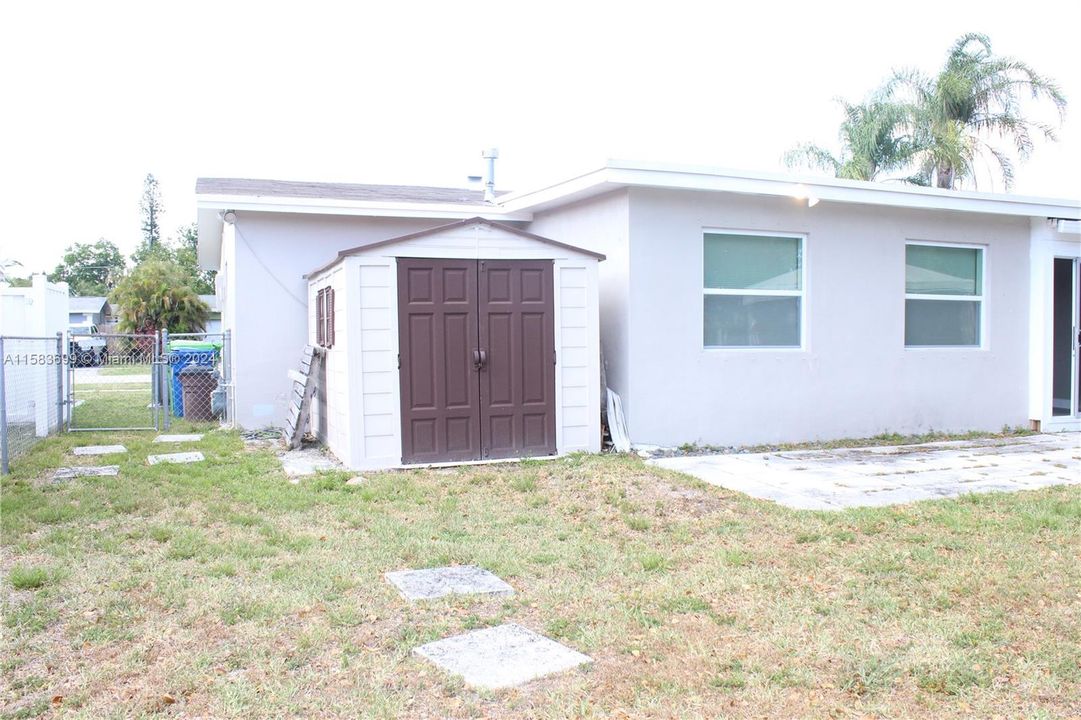 Recently Sold: $450,000 (2 beds, 2 baths, 1163 Square Feet)