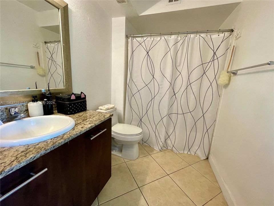 For Rent: $2,300 (2 beds, 2 baths, 1065 Square Feet)