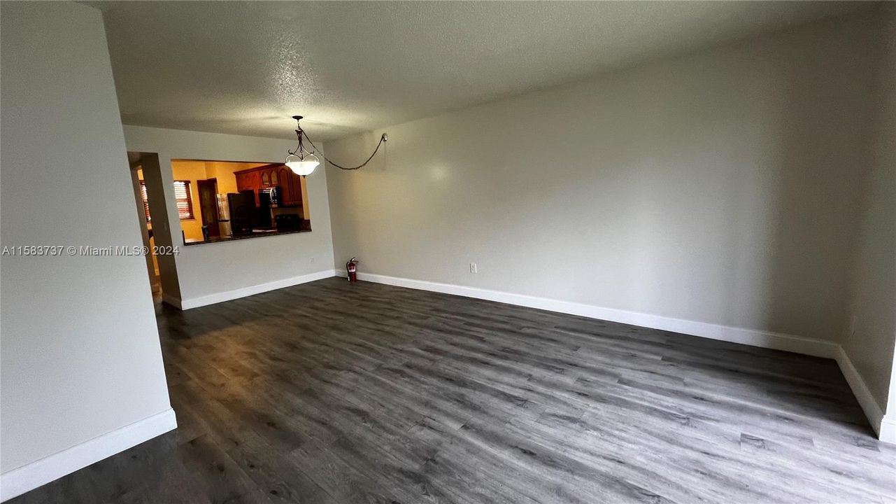 For Rent: $2,500 (3 beds, 2 baths, 1125 Square Feet)