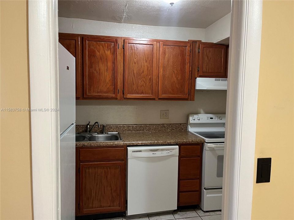 For Rent: $1,500 (1 beds, 1 baths, 800 Square Feet)