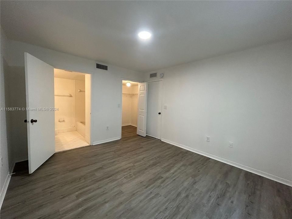 Recently Rented: $2,104 (3 beds, 2 baths, 1099 Square Feet)