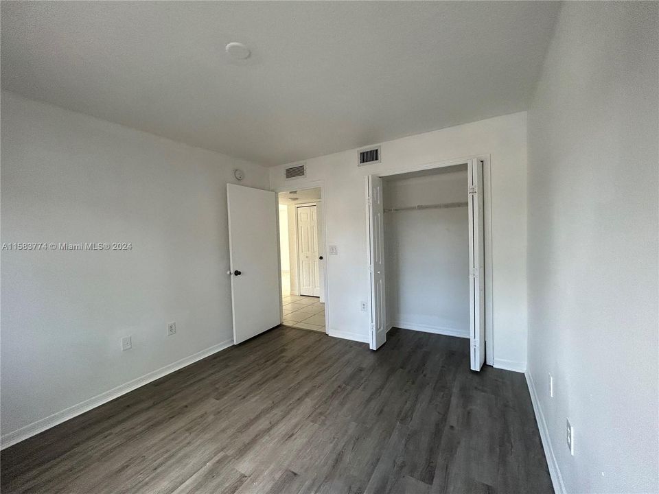 Recently Rented: $2,104 (3 beds, 2 baths, 1099 Square Feet)