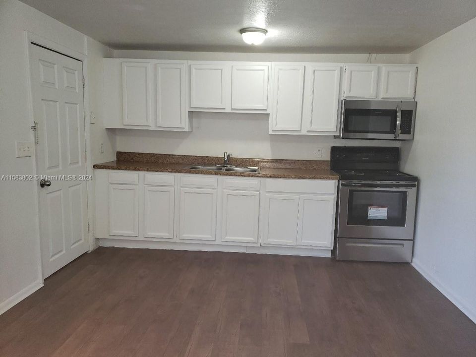 For Sale: $150,000 (4 beds, 2 baths, 1556 Square Feet)