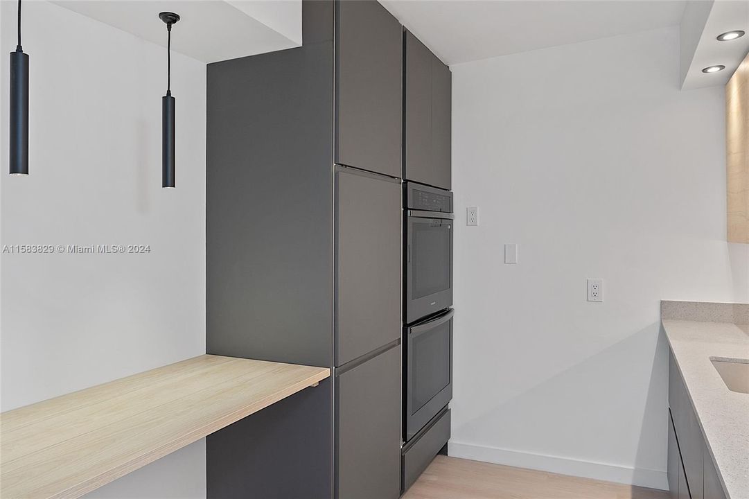 For Rent: $3,000 (2 beds, 2 baths, 1157 Square Feet)